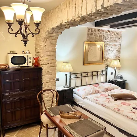 Venus Of The Palace - New Renovated Appartement Split